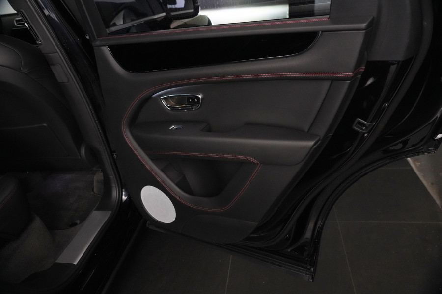 2024 Bentley Bentayga V8 SUV Image 37