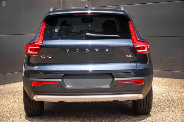 2026 Volvo XC40 XZ Ultra B4 Bright SUV Image 3