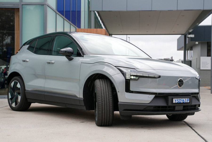 2024 MY25 Volvo EX30  Single Motor Extended Range Ultra SUV Image 9