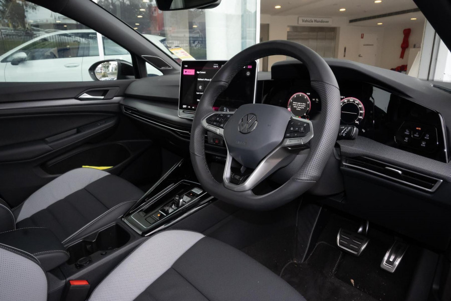 2025 MY26 Volkswagen Golf 8.5 110TSI R-Line Hatch Image 7