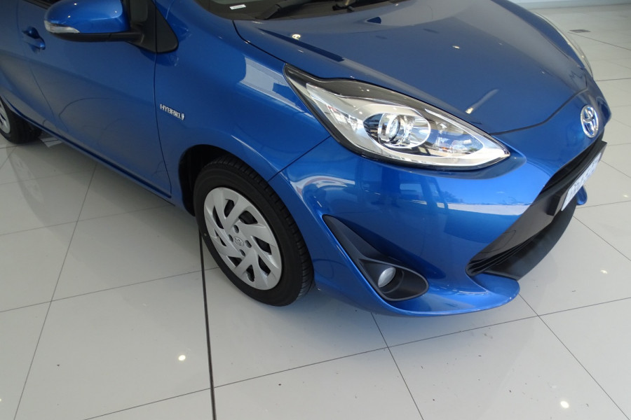 2018 Toyota Prius C NHP10R Hatch Image 15