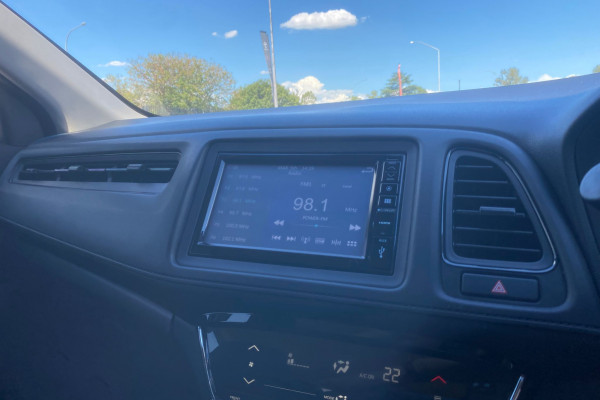 2019 Honda HR-V  VTi SUV Image 13