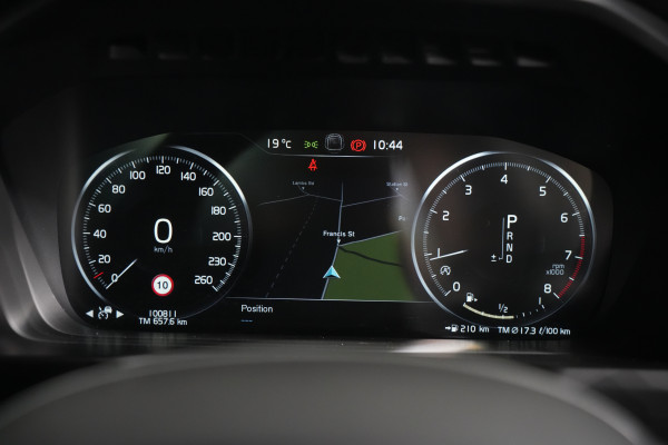 2021 Volvo XC90 L Series T6 R-Design SUV Image 16