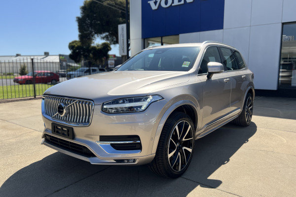 2024 Volvo XC90 L Series Ultimate B5 Bright SUV Image 2
