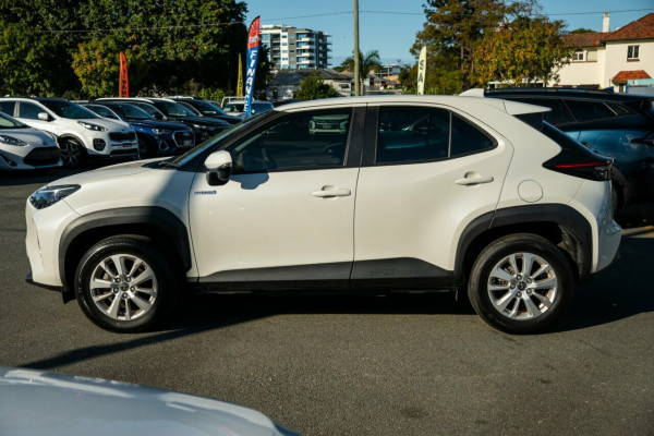 2021 Toyota Yaris Cross MXPJ15R GX SUV Image 4