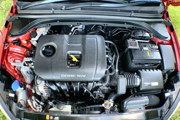 2017 Hyundai Elantra AD Elite Sedan Image 3