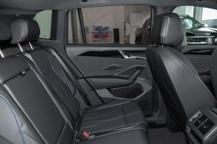 2026 Volkswagen Tiguan CT 200TSI eHybrid R-Line SUV Image 9