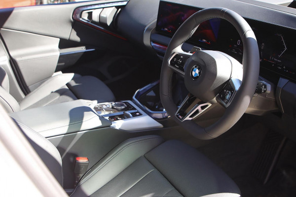 2025 BMW X3 G45 20 xDrive SUV image 7