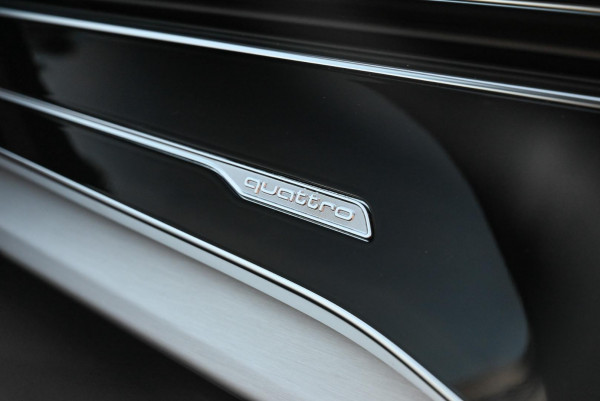 2026 Audi Q7 4M TDI 210kW S line SUV image 17
