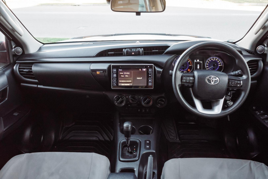 2019 Toyota HiLux GUN126R SR Cab Chassis Image 6