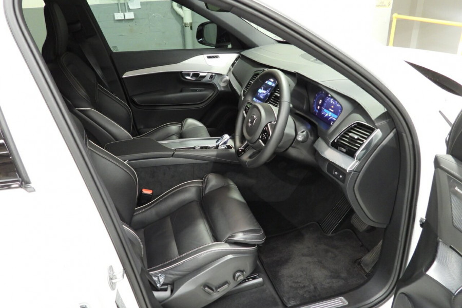 2024 MY25 Volvo XC90 L Series Ultra T8 Plug-In Hybrid SUV Image 11