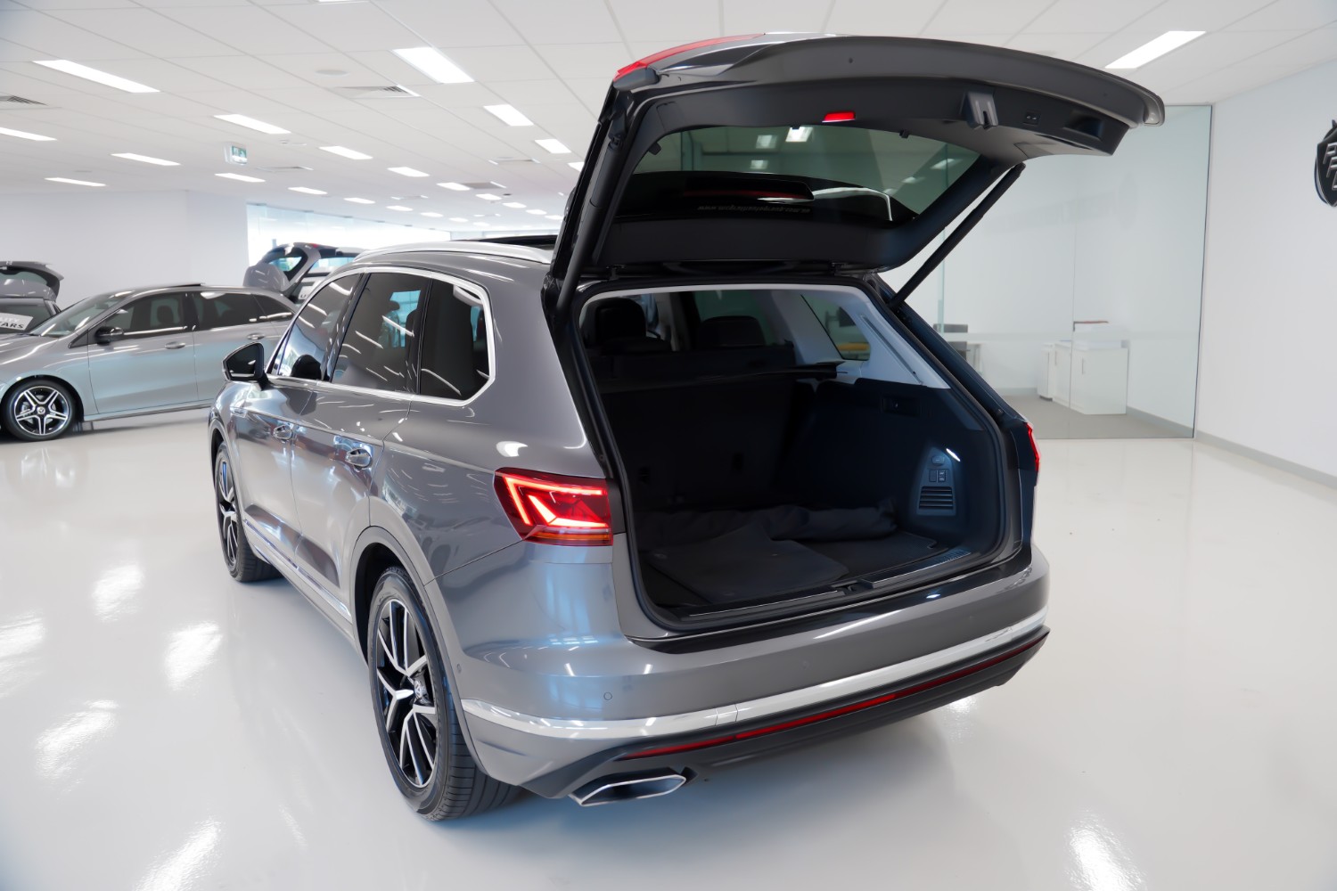 2019 Volkswagen Touareg CR Launch Edition Wagon Image 16