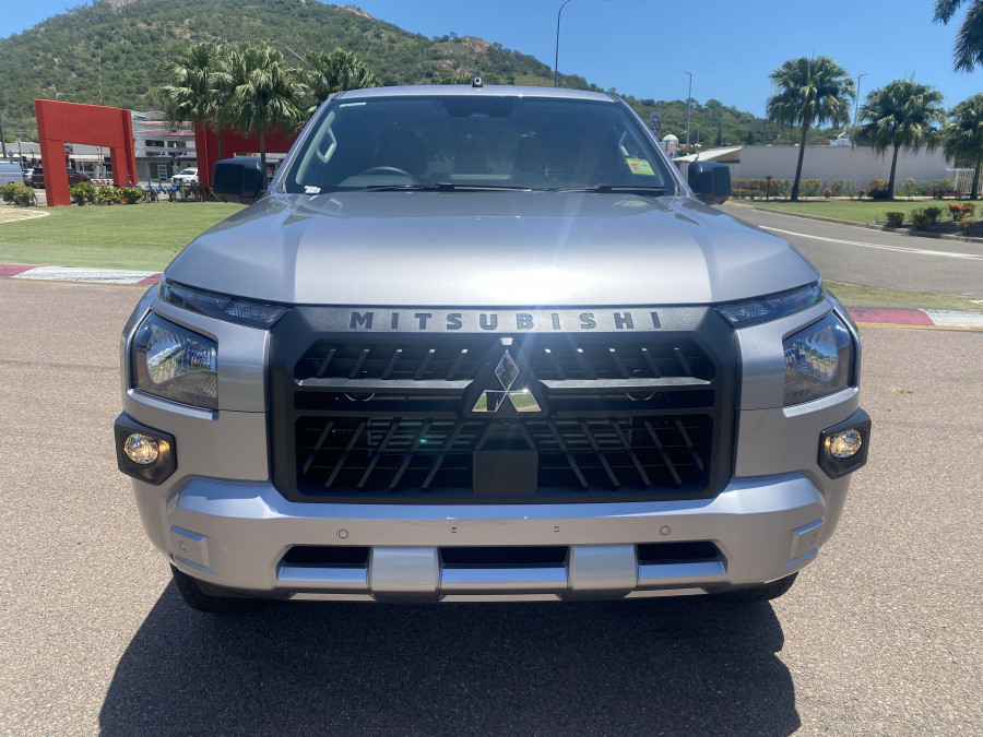 2026 Mitsubishi Triton MV GLX+ Ute Image 2