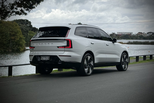 2026 Volvo EX90 No Series Ultra Twin Motor Performance SUV Image 10