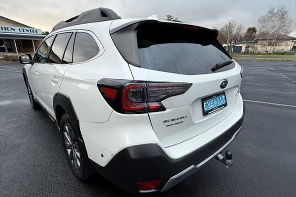 2024 Subaru Outback 6GEN AWD Touring SUV Image 5
