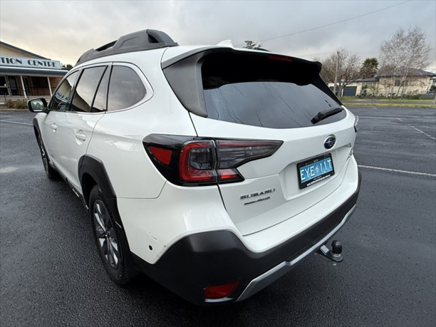 2024 Subaru Outback 6GEN AWD Touring SUV Image 5