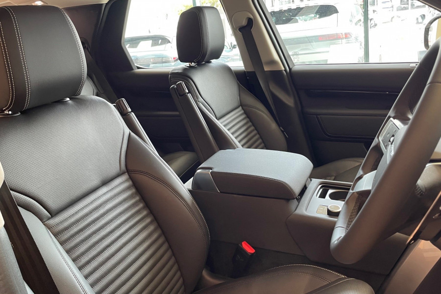 2024 Land Rover Discovery Series 5 S SUV Image 13