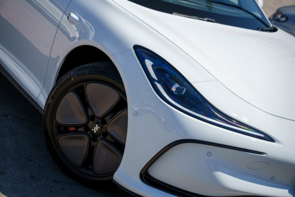 2025 MG IM5 P12L Premium Hatch Image 6