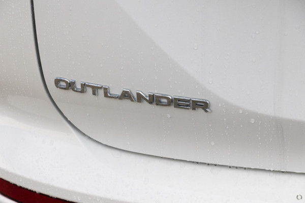 2025 Mitsubishi Outlander ZM ES SUV Image 10