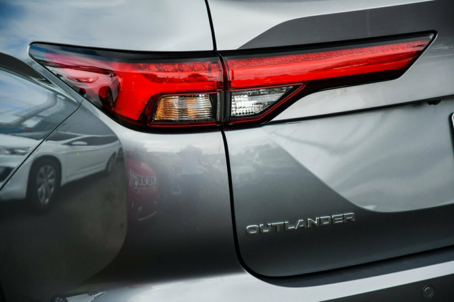 2023 MY24 Mitsubishi Outlander ZM LS SUV Image 7