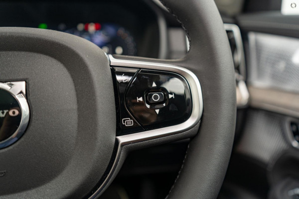 2026 Volvo XC90 L Series Ultra B5 Dark SUV Image 14