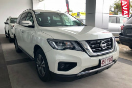 Nissan Pathfinder ST 2WD R52