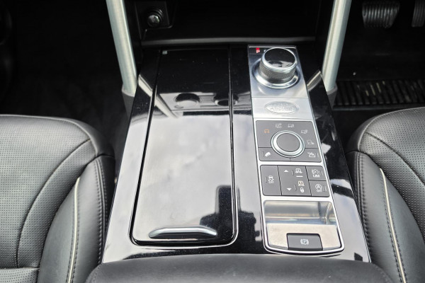 2018 Land Rover Discovery Series 5 HSE Luxury SUV Image 16