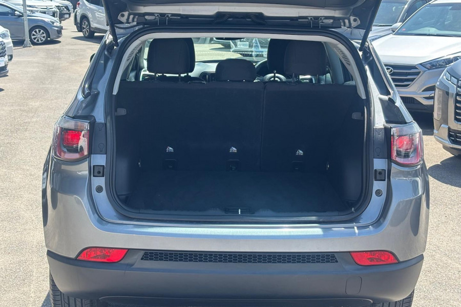 2018 Jeep Compass M6 Sport SUV Image 29