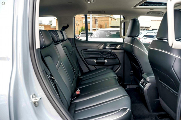 2026 GWM Tank 300 P01 Ultra Hi4-T PHEV SUV Image 8