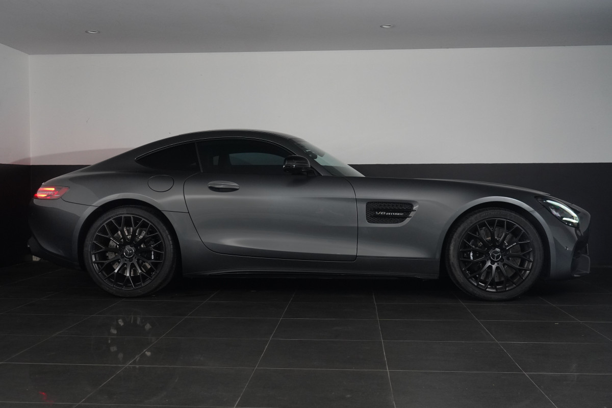 2021 Mercedes-Benz AMG GT Night Edition Coupe Image 4