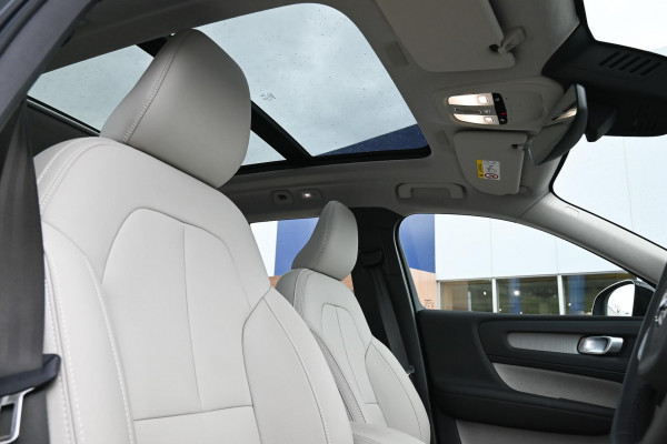 2024 MY25 Volvo XC40 XZ Ultra B4 Bright SUV Image 14