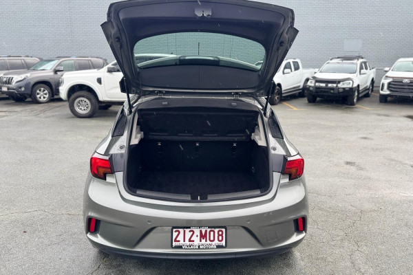 2017 Holden Astra BK R Hatch Image 14