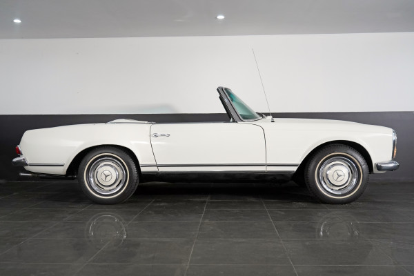 1967 Mercedes-Benz 230 Sl Convertible Image 4