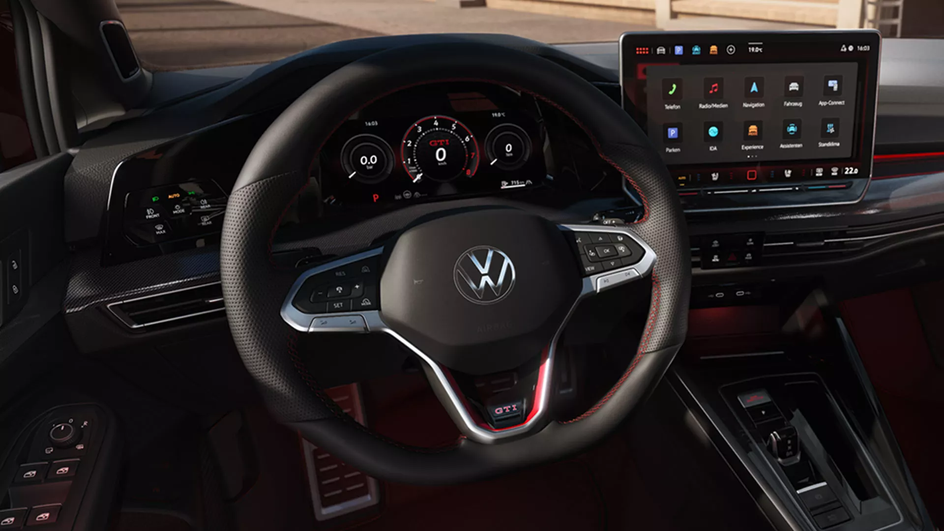 Discover audio and navigation Infotainment package Image