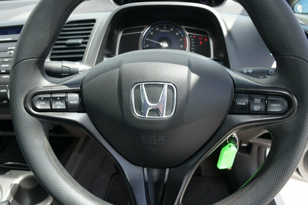 2008 Honda Civic 8th Gen MY08 VTi-L Sedan Image 9