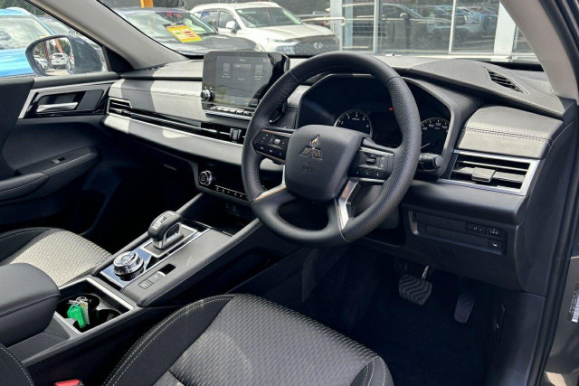 2024 Mitsubishi Outlander ZM LS SUV Image 16