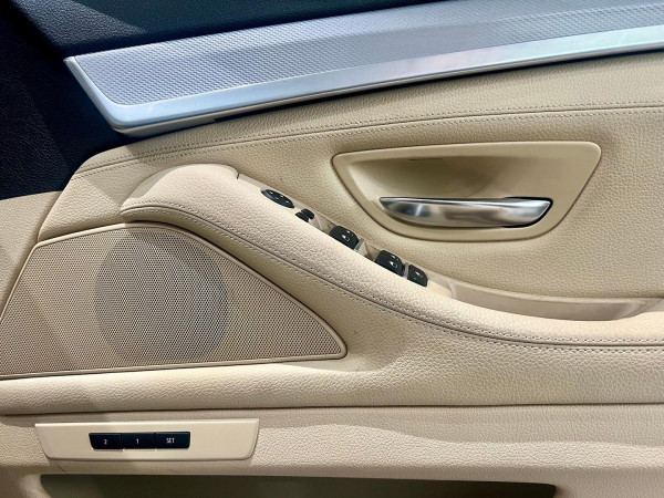 2015 BMW 5 Series F10 LCI 520i M Sport Sedan image 8