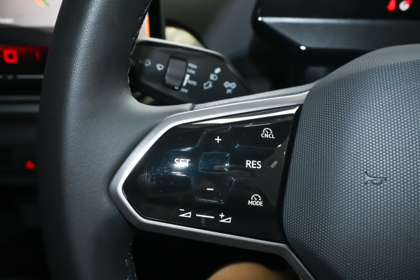 2025 Volkswagen ID. 5 E2 Pro SUV Image 12