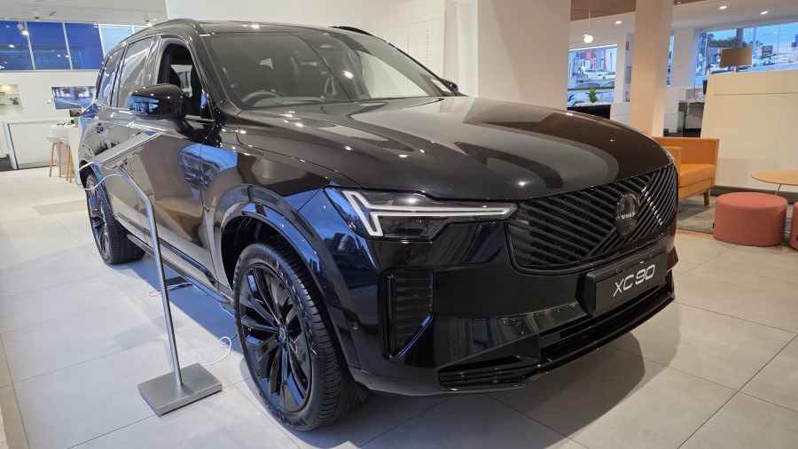 2026 Volvo XC90 L Series  Black Edition SUV Image 1