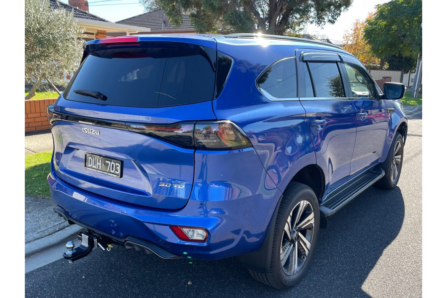 2025 Isuzu MU-X RJ LS-T SUV Image 9