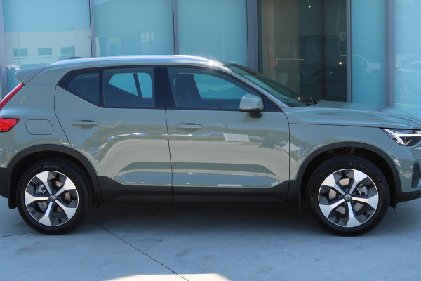 2024 Volvo XC40 XZ Plus B4 SUV Image 5