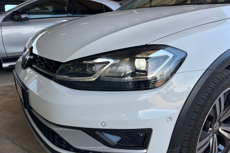 2018 Volkswagen Golf 7.5 135TDI Premium SUV Image 13