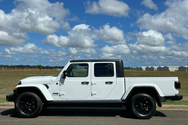 2023 Jeep Gladiator JT Night Eagle Pickup Image 5