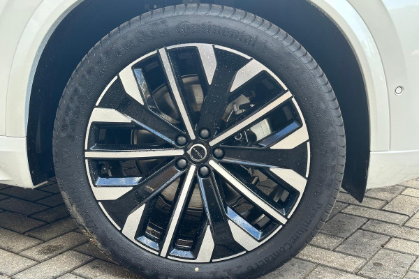 2026 Volvo XC90 L Series Ultra B5 Dark SUV Image 15