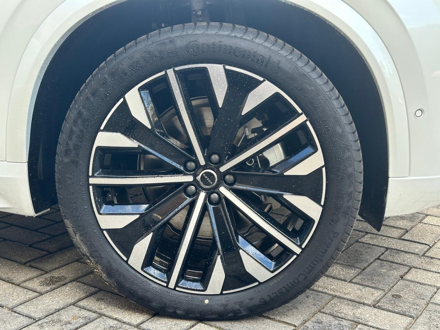 2026 Volvo XC90 L Series Ultra B5 Dark SUV Image 15