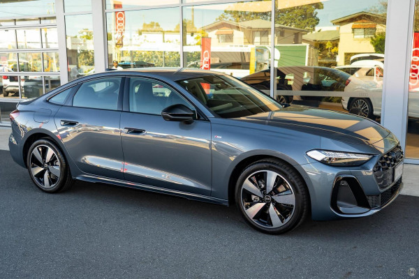 2025 Audi A5 B10 TFSI 150kW S line Sedan image 3