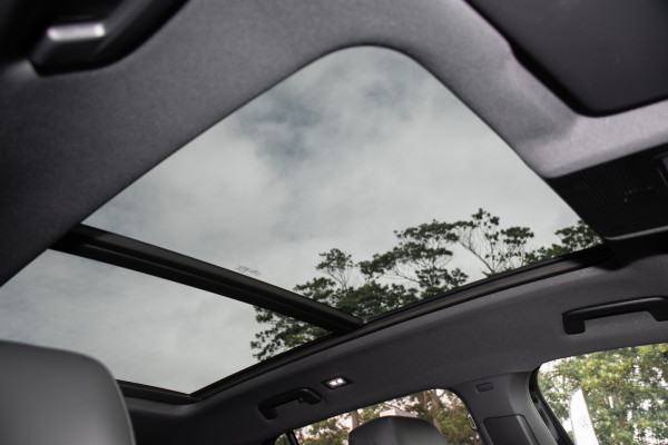 2026 Volkswagen Tiguan 195TSI R-Line SUV image 11