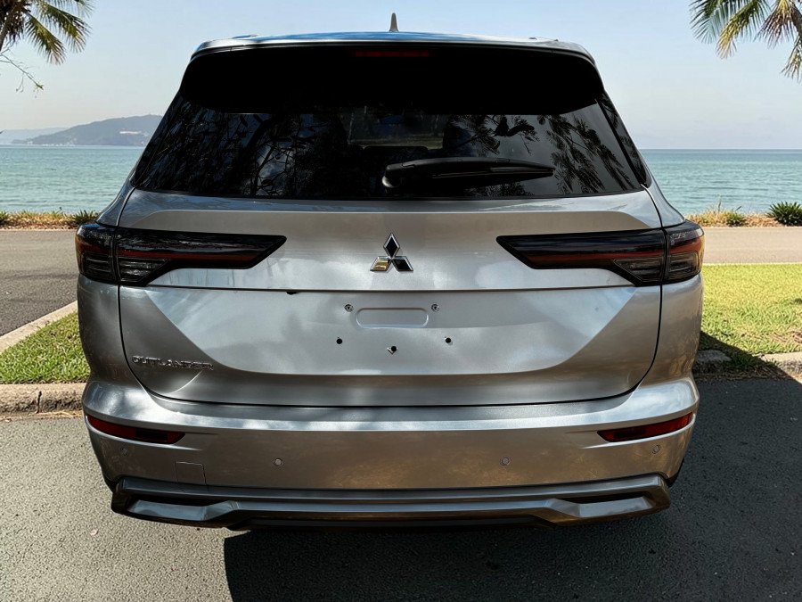 2025 Mitsubishi Outlander ZM LS SUV Image 5
