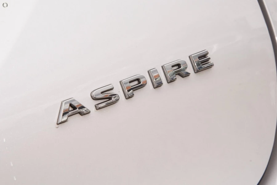 2025 MY24 Mitsubishi Outlander ZM Aspire SUV Image 9