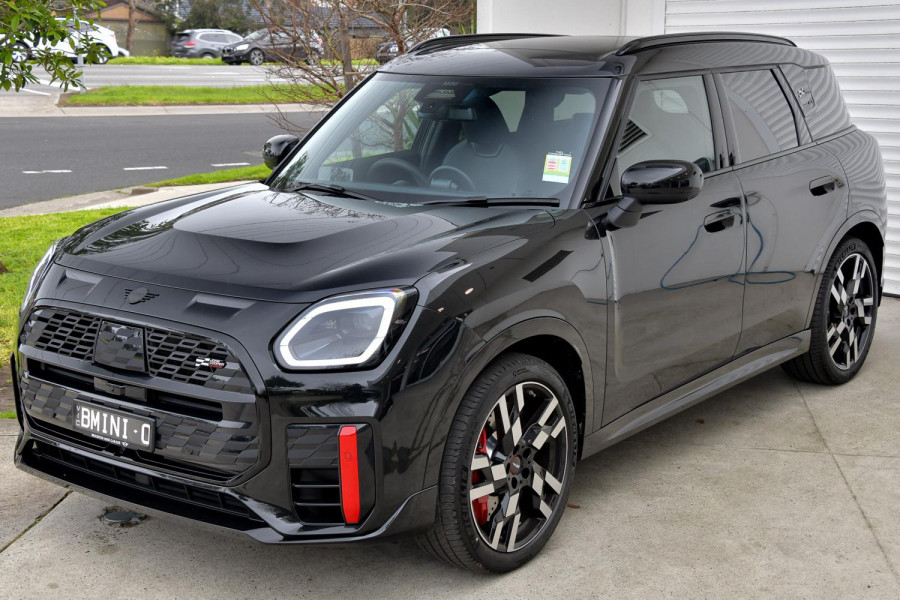2026 MINI Countryman U25 JCW Favoured SUV
